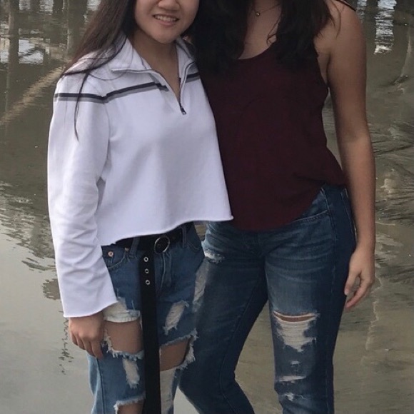 White Collared Sweater - Picture 4 of 4